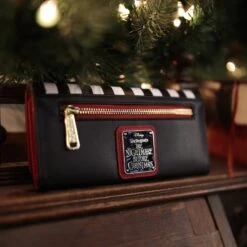 FUNKO Loungefly X Disney The Nightmare Before Christmas Wreath Collection -Camel Favour loungefly x disney the nightmare before christmas wreath collection 927523